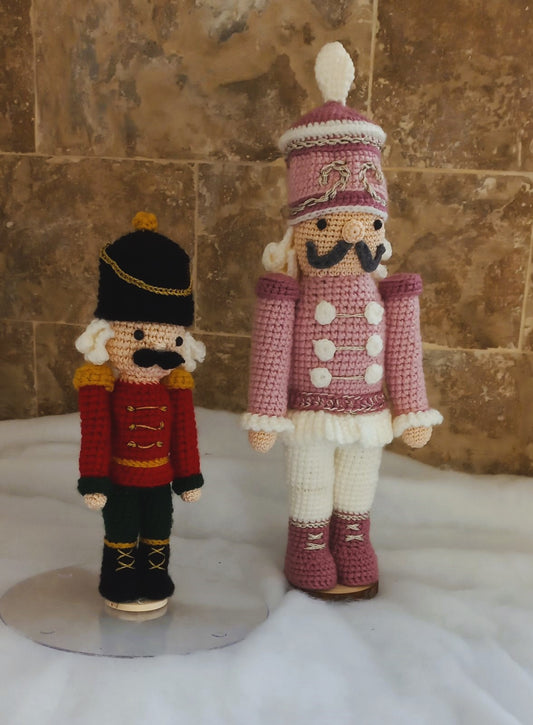 ΚΑΡΥΟΘΡΑΥΣΤΕΣ ΣΕ ΞΥΛΙΝΗ ΒΑΣΗ